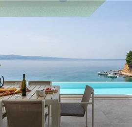 5-Bedroom beach front Villa with Heated Infinity Pool Near Omis, sleeps 10